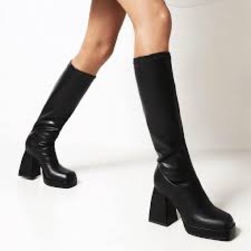 Elegant Black Knee-High Boots